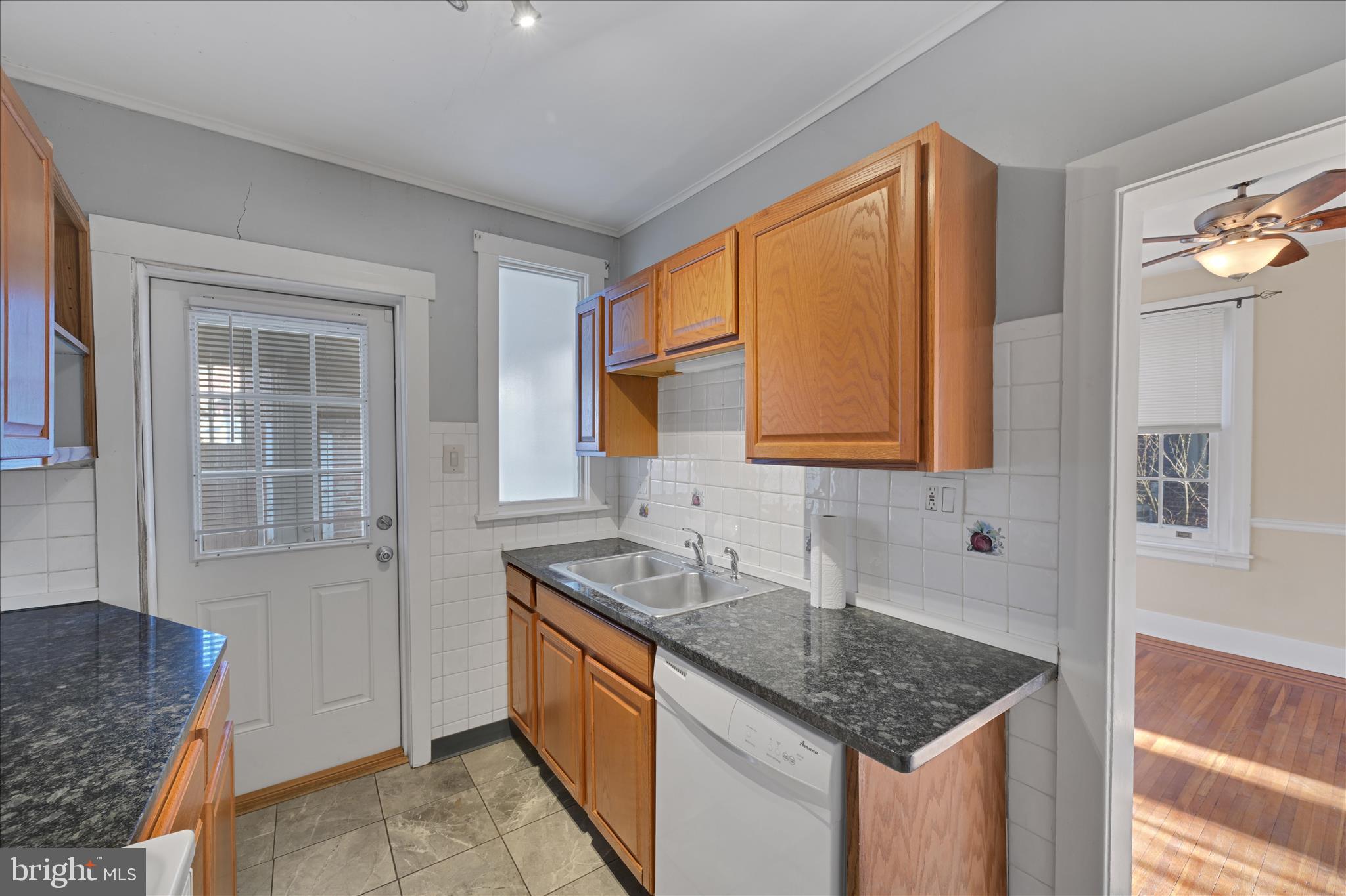 382 Sunset Road Reading, PA 19611 - Photo 10 of 26 Kitchen