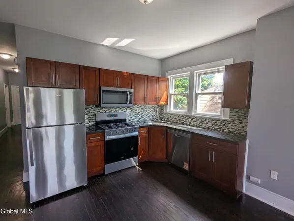 $3,000 | 69 Winthrop Avenue, Unit 2, Albany, NY 12203