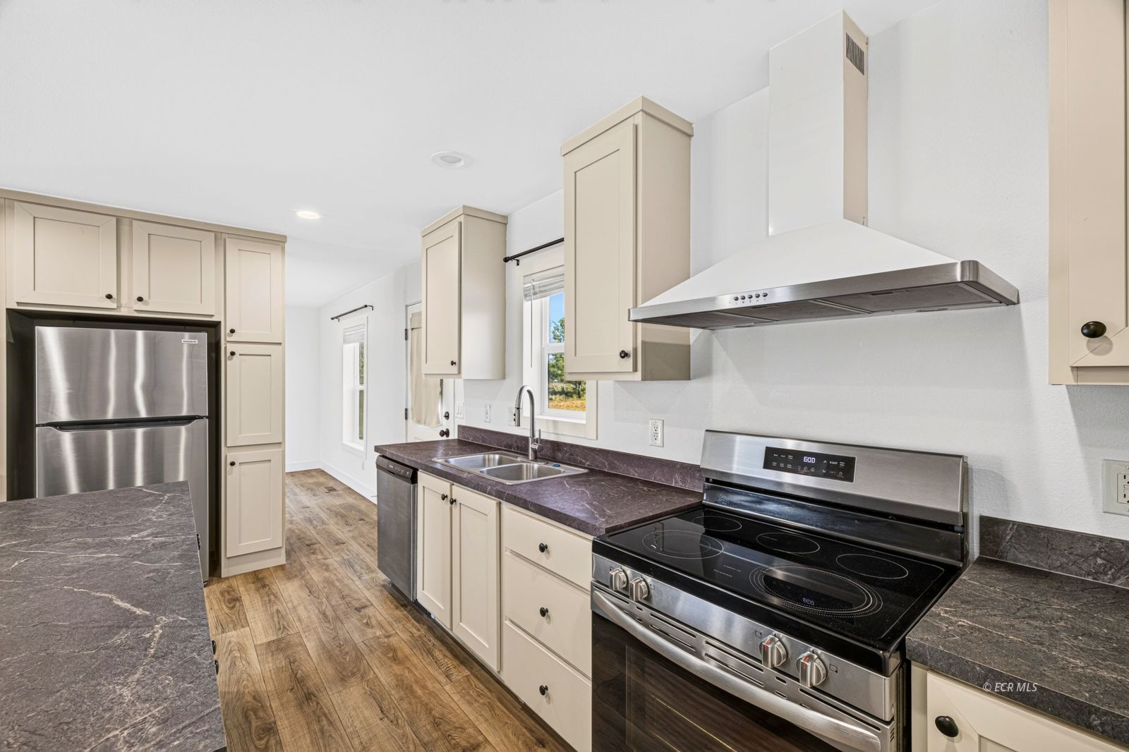 937 Spring Valley Parkway Spring Creek, NV 89815 - Photo 13 of 39