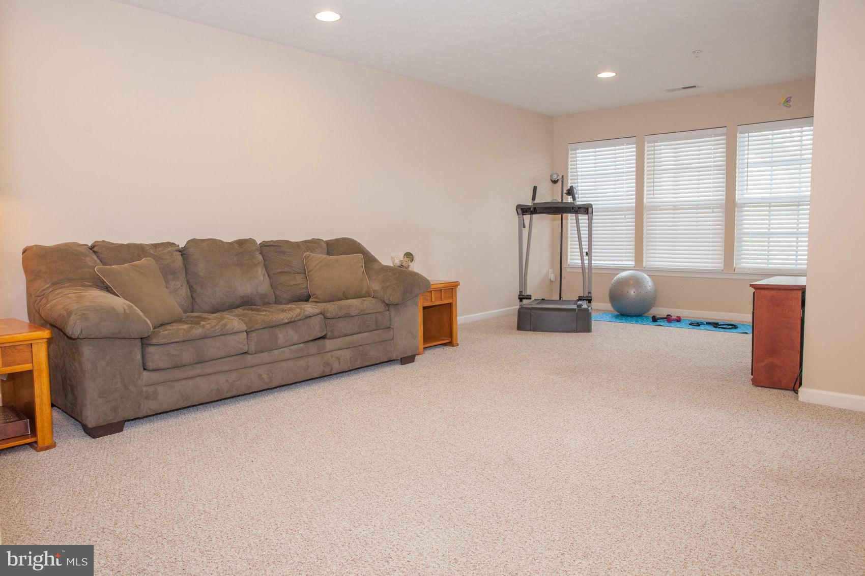 9834 Decatur Road Baltimore, MD 21220 - Photo 3 of 29 Huge flex space!