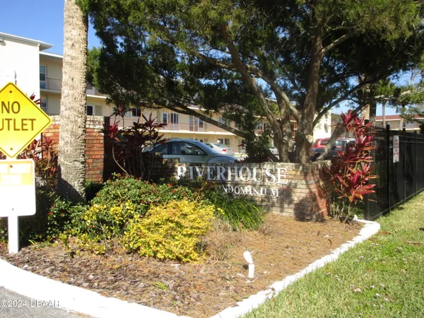 $1,500 | 715 South Beach Street, Unit 311D, Daytona Beach, FL 32114