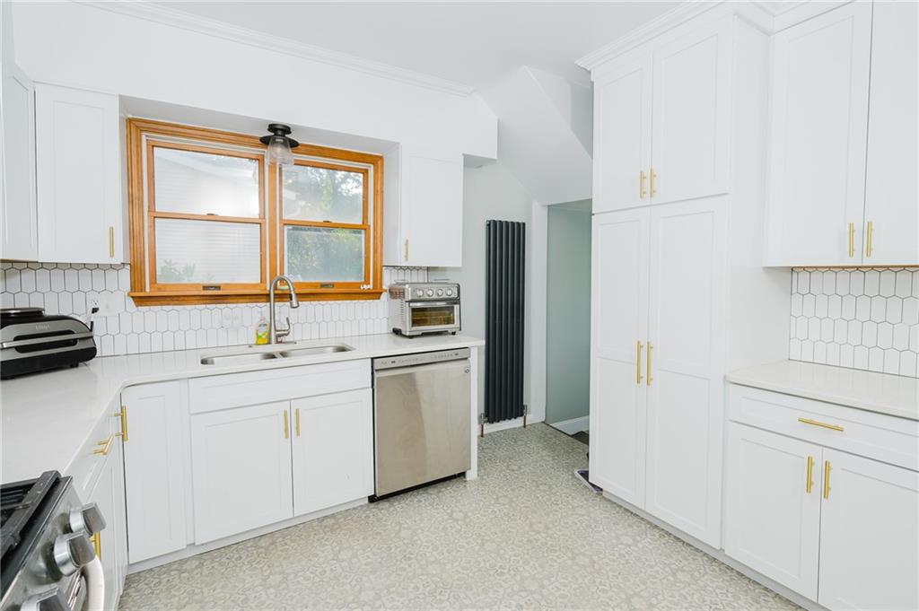 557 Oak Street Indiana, PA 15701 - Photo 12 of 30 Gallery Image 12