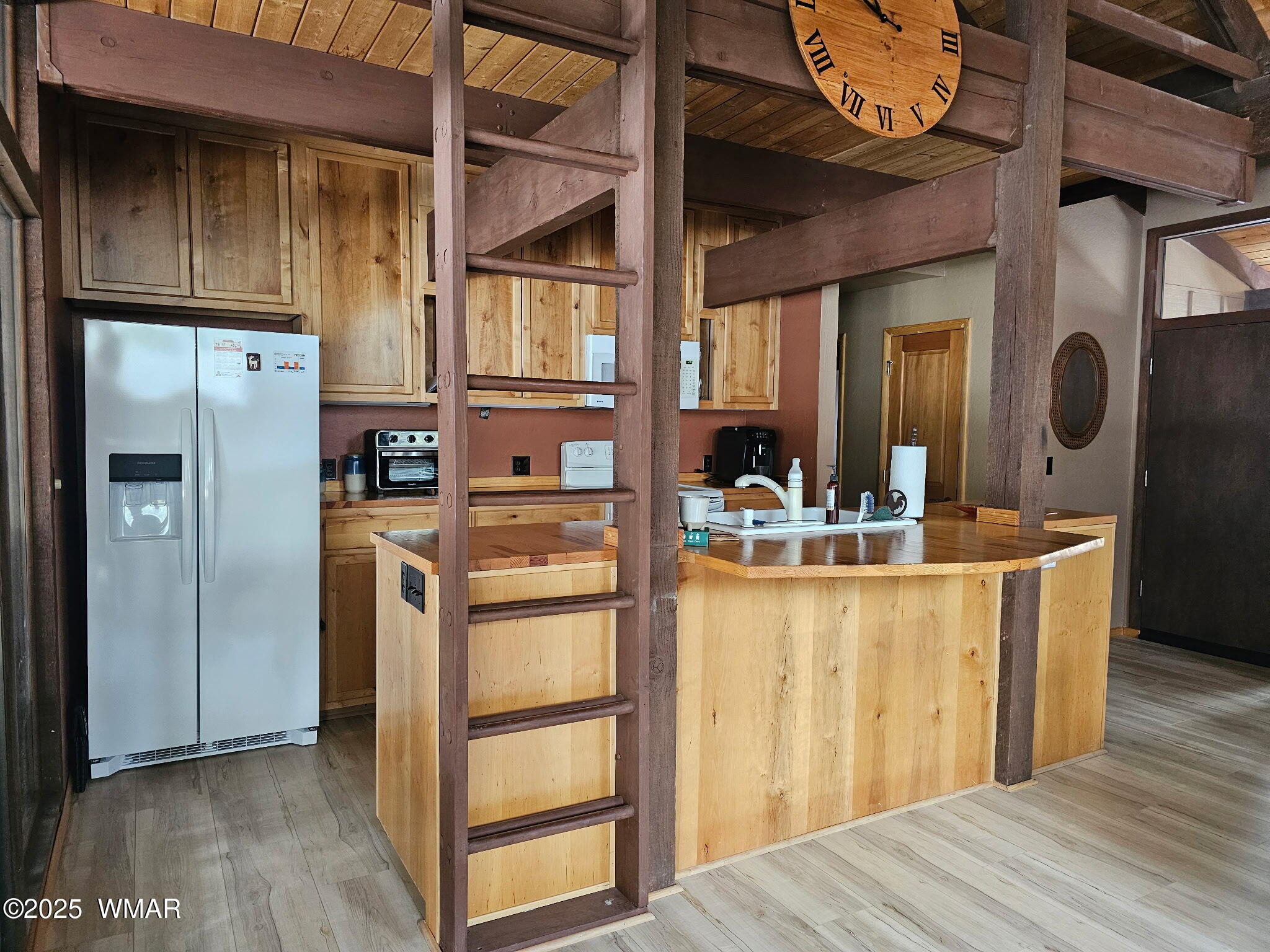 4989 Drifting Snow Loop, Unit 4 Pinetop, AZ 85935 - Photo 5 of 24 6095798043692086621