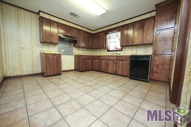 482 Bayou Dularge Road Houma, LA 70363 - Photo 3 of 15 Kitchen