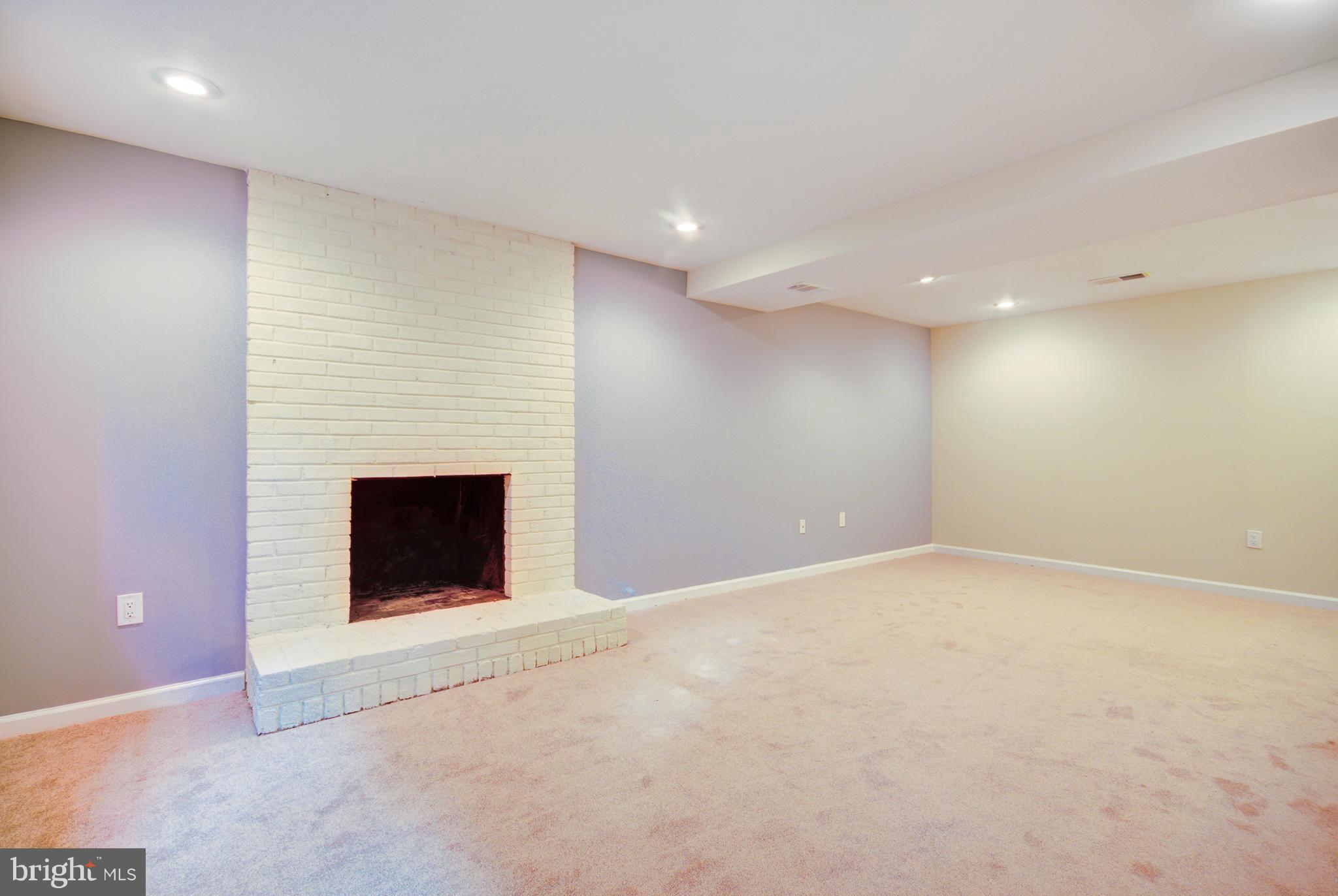 6606 Middlefield Road Fort Washington, MD 20744 - Photo 19 of 29 Living Room