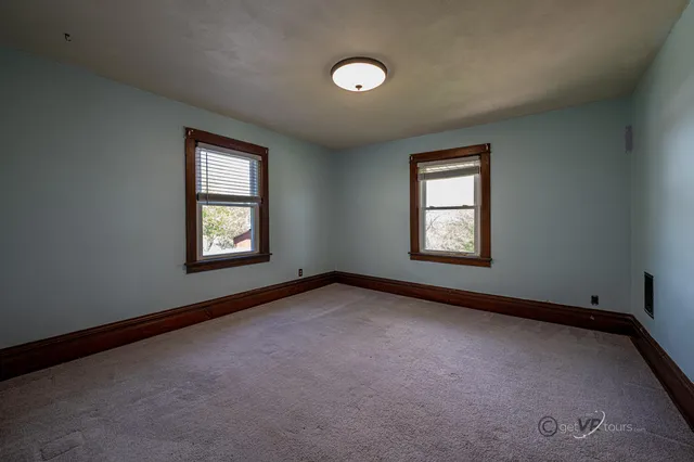 $349,900 | 6844 Highway 20, Freeport, IL 61032