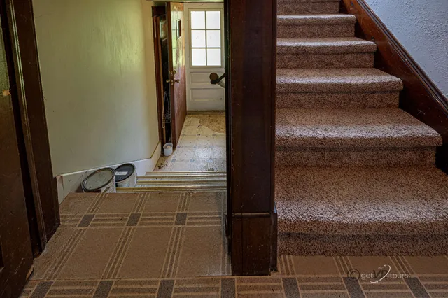 $349,900 | 6844 Highway 20, Freeport, IL 61032