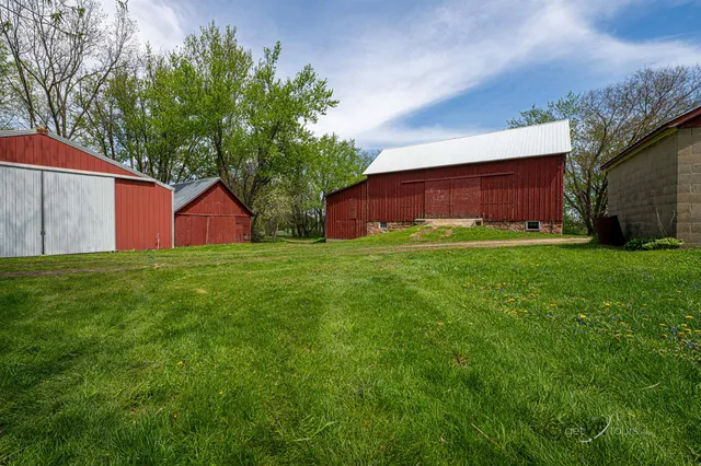 $349,900 | 6844 Highway 20, Freeport, IL 61032