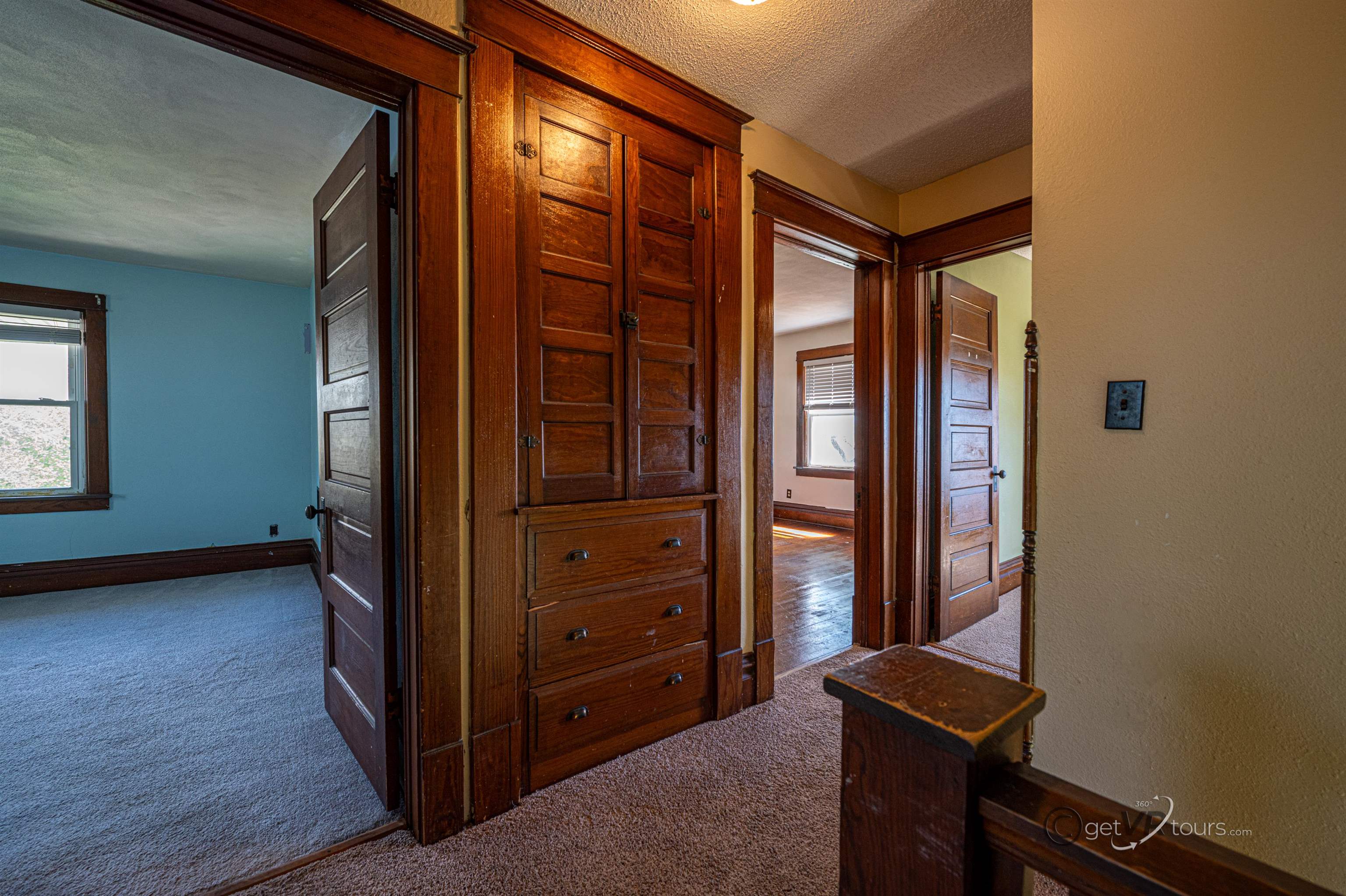 6844 Highway 20 Freeport, IL 61032 - Photo 9 of 31 a view of walk in closet