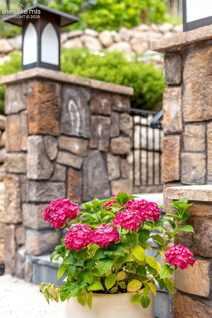 3 Thayer Road Colorado Springs, CO 80906 - Photo 4 of 50 Gallery Image 4