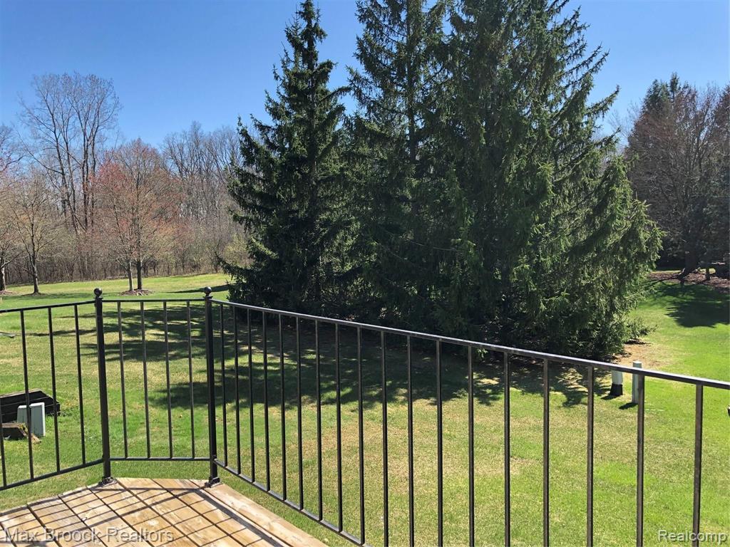 6455 Noble Road West Bloomfield, MI 48322 - Photo 43 of 44