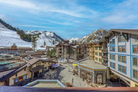 $2,985,000 | 1850 Village South Road, Unit 410 (4410), Olympic Valley, CA 96146