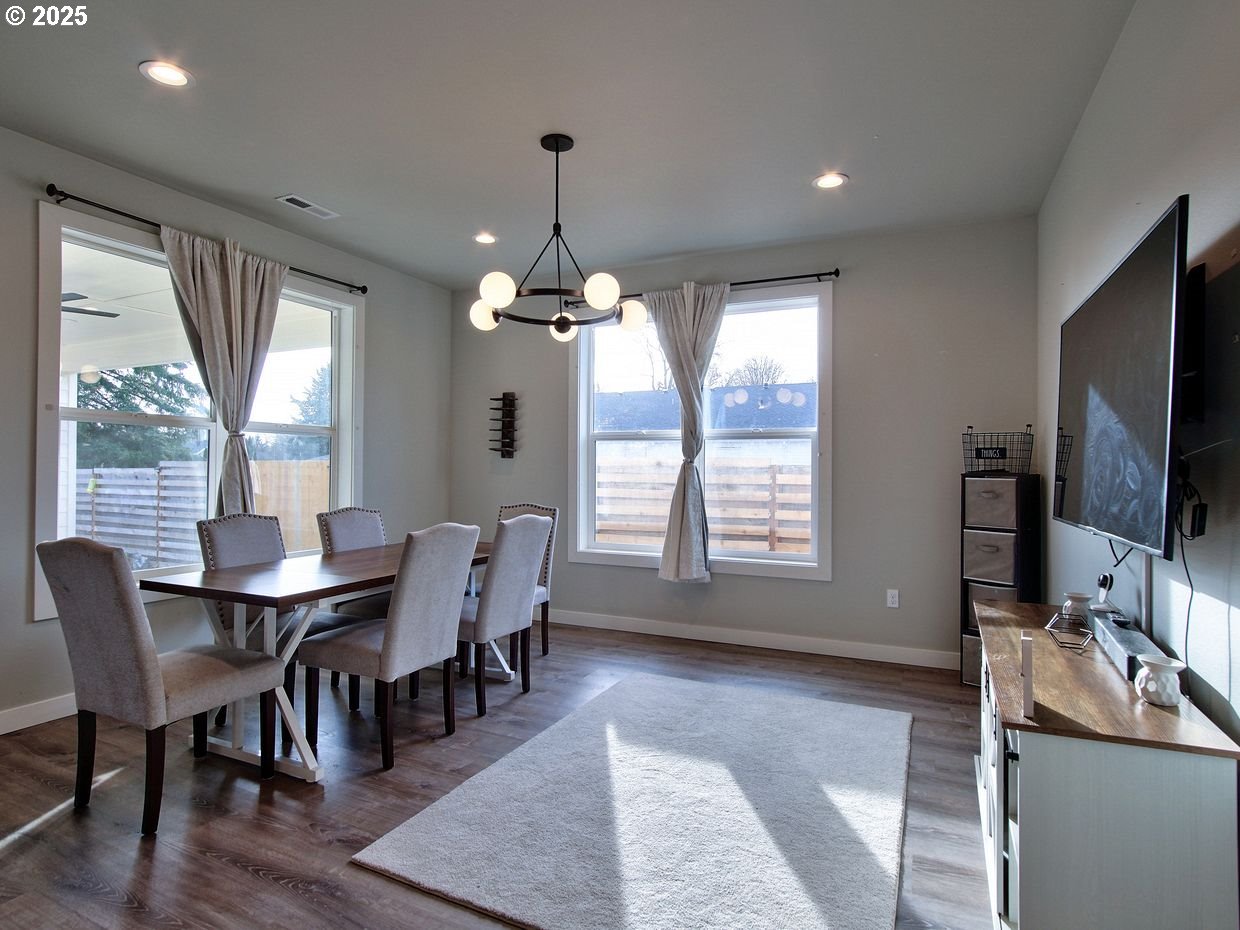 1701 South Alpine Street Cornelius, OR 97113 - Photo 14 of 48 Dining Room