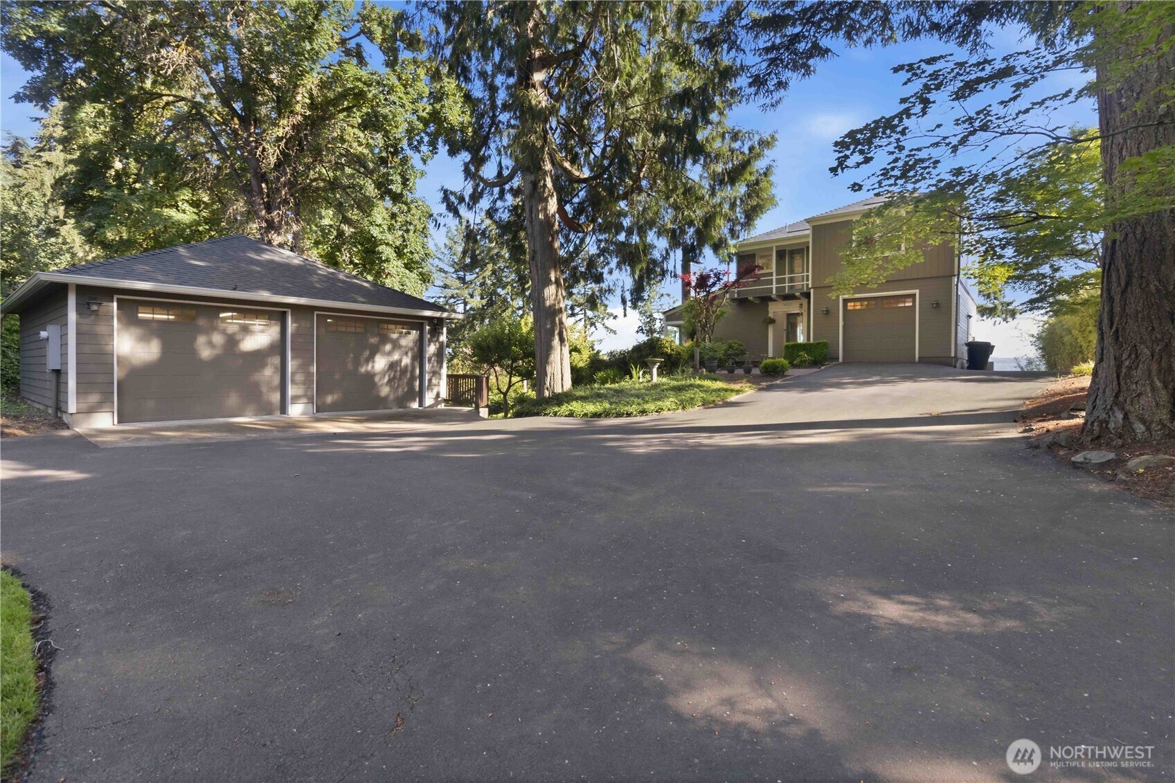 2533 Cascade Way Longview, WA 98632 - Photo 2 of 40