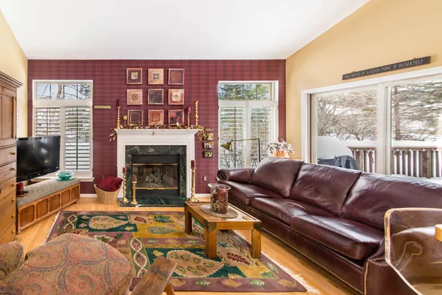 $549,900 | 5916 Lafayette Lane, Ann Arbor, MI 48103