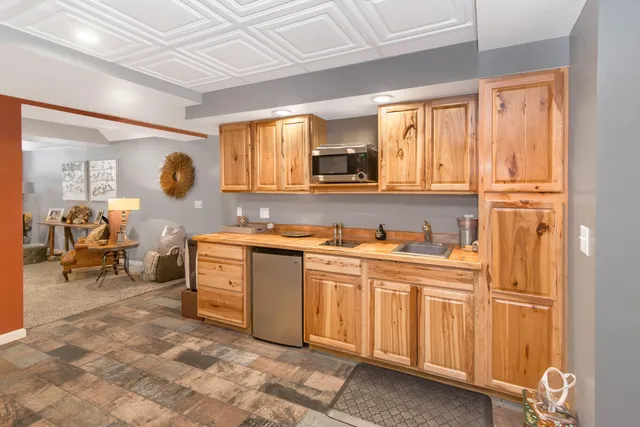 $549,900 | 5916 Lafayette Lane, Ann Arbor, MI 48103