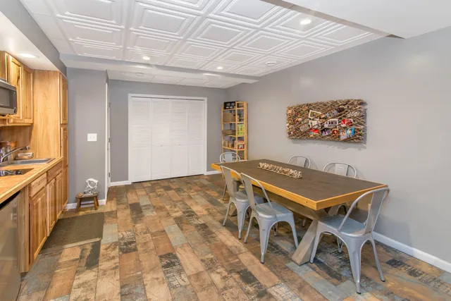 $549,900 | 5916 Lafayette Lane, Ann Arbor, MI 48103