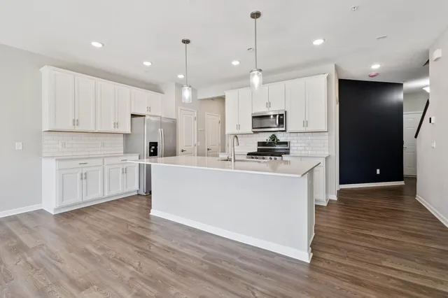 $359,900 | 11279 Crestbury Drive, St. Paul, MN 55129