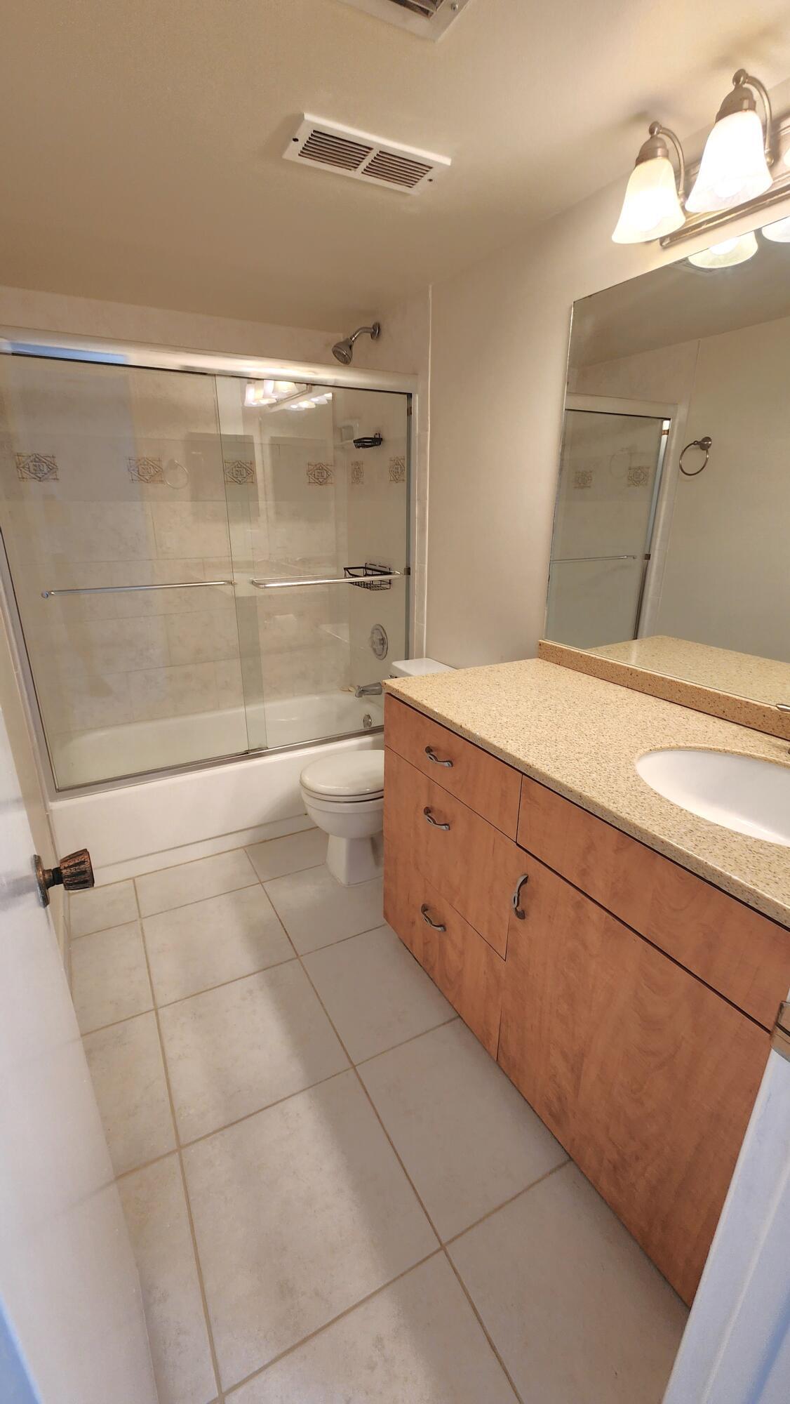 955 Dotterel Road, Unit 2203 Delray Beach, FL 33444 - Photo 12 of 25 2nd bathroom