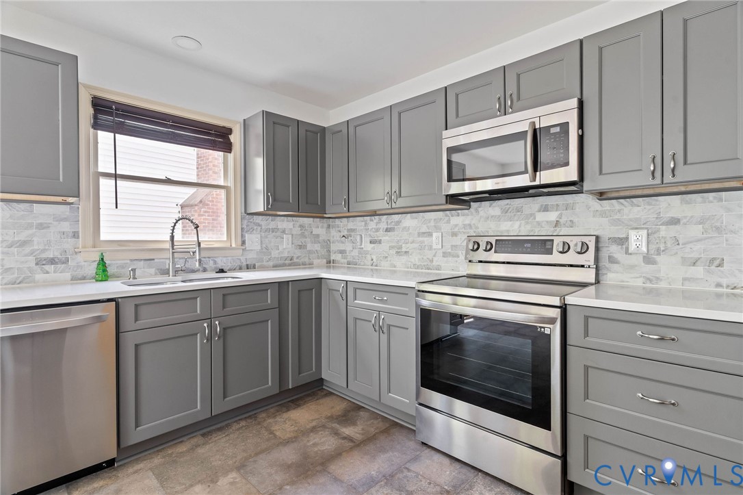 4704 Cedar Cliff Road Chester, VA 23831 - Photo 3 of 31