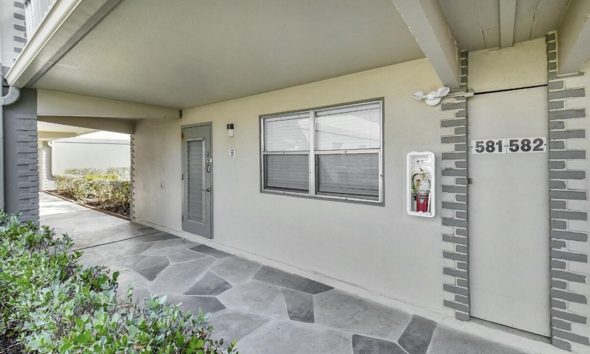 581 Monaco Way, Unit 581 Delray Beach, FL 33446 - Photo 3 of 34 IMG_2605