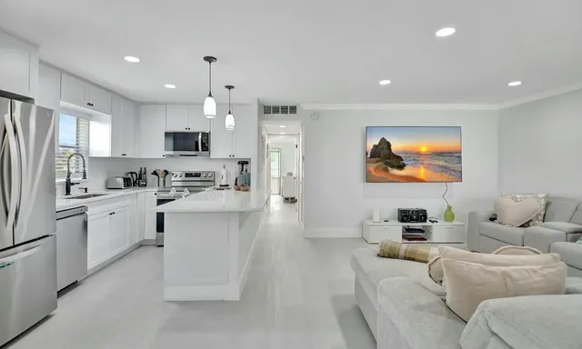 $2,500 | 581 Monaco Way, Unit 581, Delray Beach, FL 33446