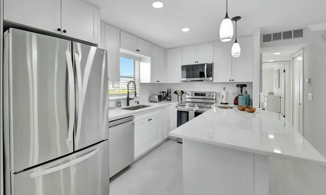 $2,500 | 581 Monaco Way, Unit 581, Delray Beach, FL 33446