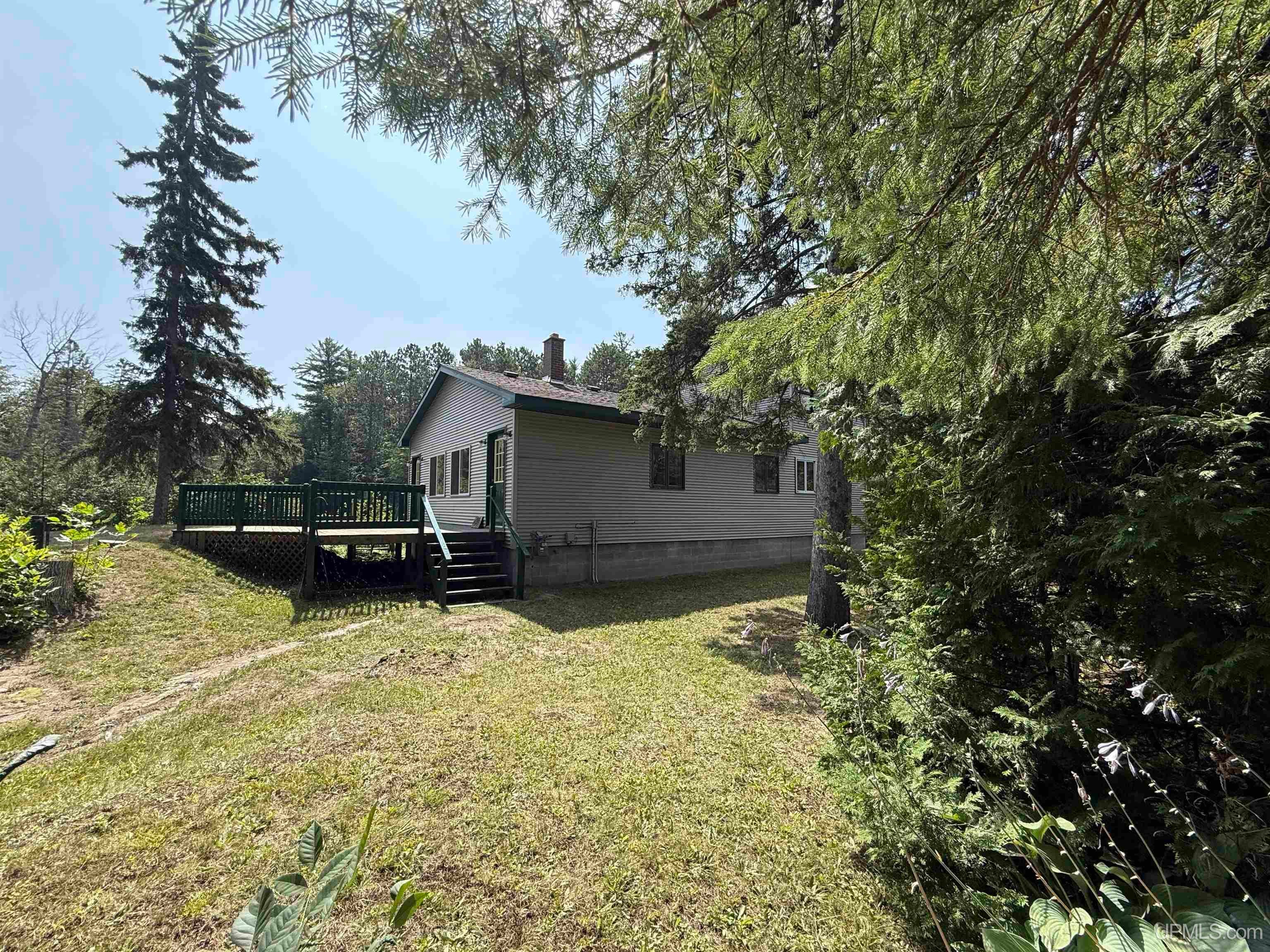 208 Riverside Road Marquette, MI 49855 - Photo 4 of 60 Gallery Image 4