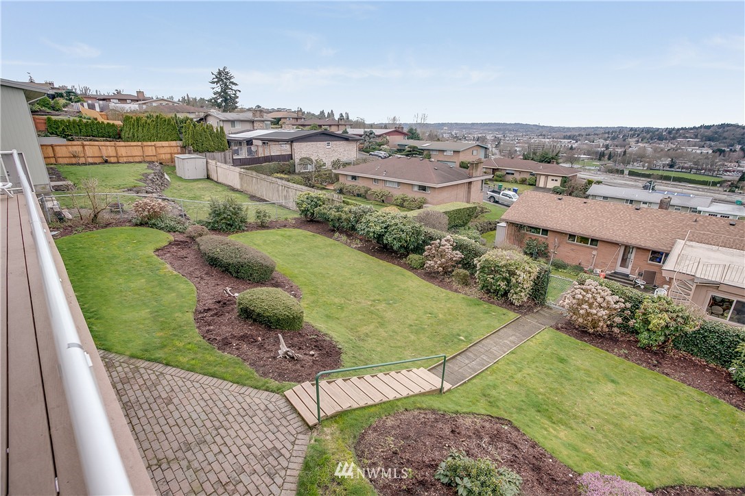 141 Capri Avenue Northeast Renton, WA 98056 - Photo 11 of 12 Gallery Image 11