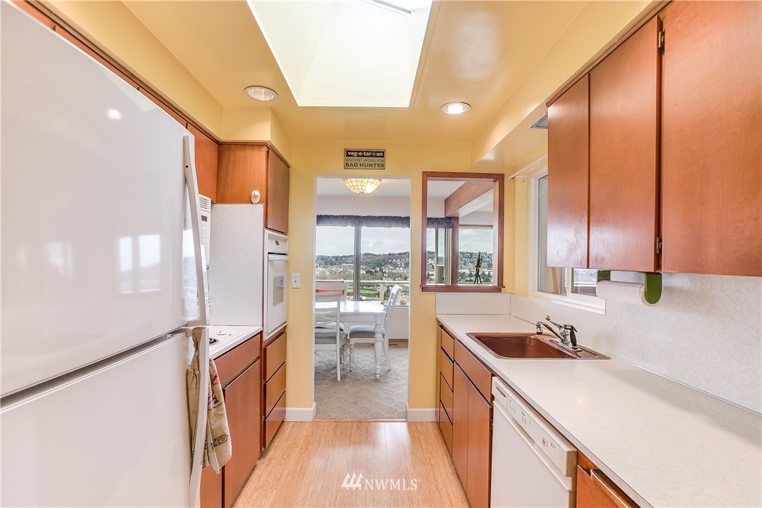 141 Capri Avenue Northeast Renton, WA 98056 - Photo 6 of 12 Gallery Image 6