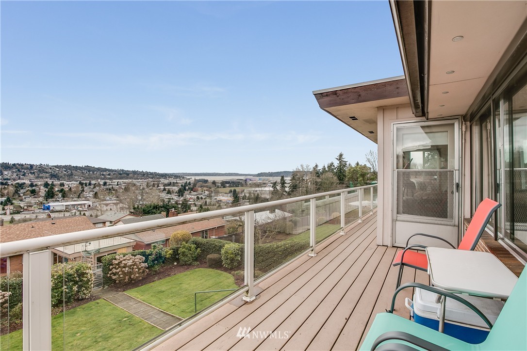 141 Capri Avenue Northeast Renton, WA 98056 - Photo 10 of 12 Gallery Image 10