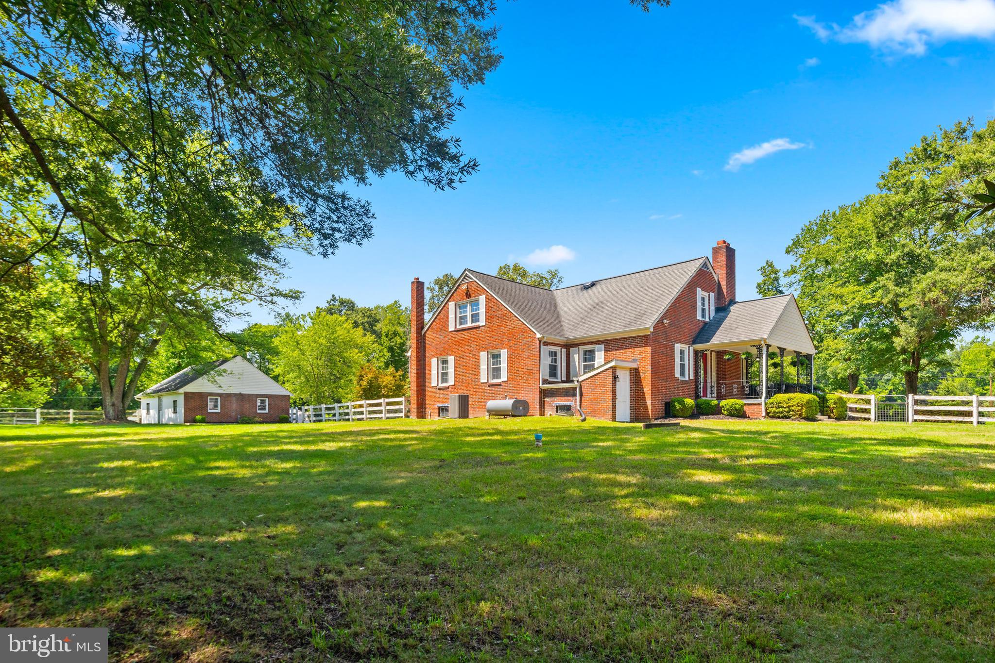 16401 Mt Calvert Road Upper Marlboro, MD 20772 - Photo 53 of 119 Farmhouse: Walk Across Fenced Back Yard