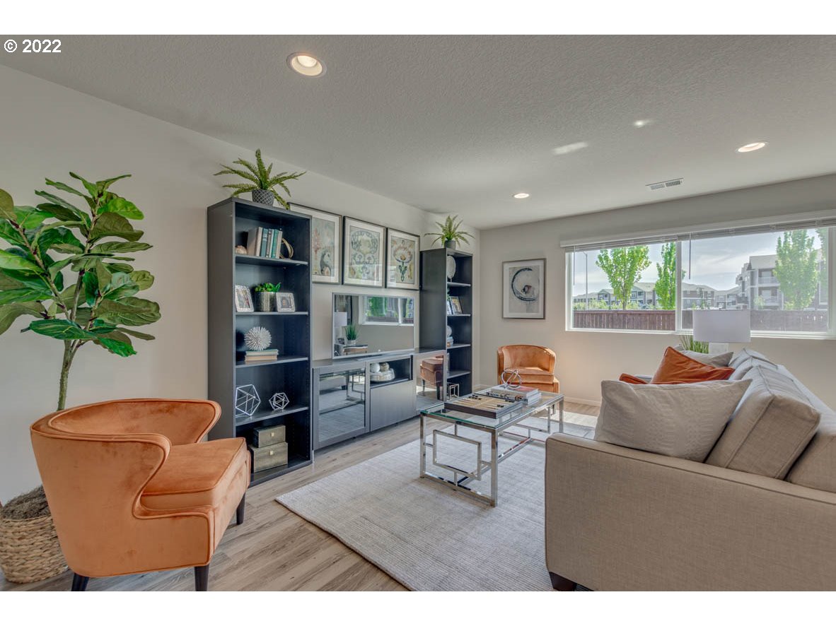 2699 26th Loop Springfield, OR 97477 - Photo 3 of 13 a living room with furniture potted plant and a window