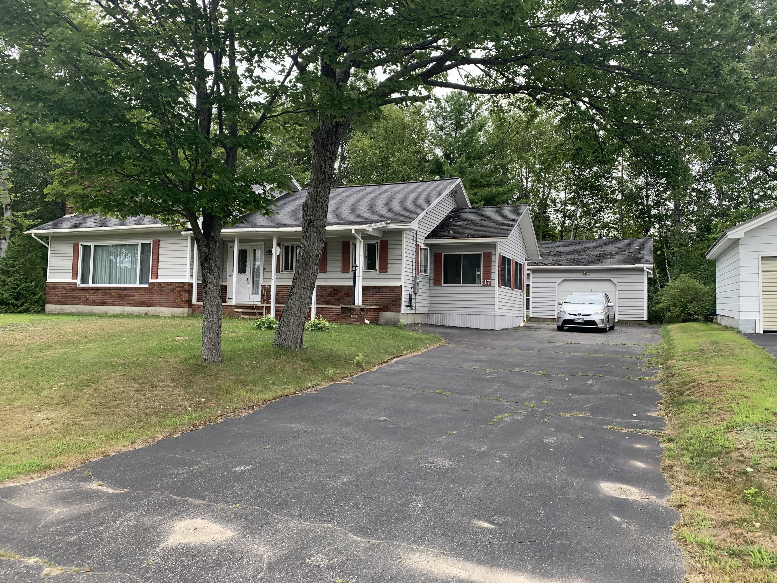 37 Ohio Street Millinocket, ME 04462 - Photo 2 of 32 FCE25A59-D327-4AD8-A22D-3A8342D8386D