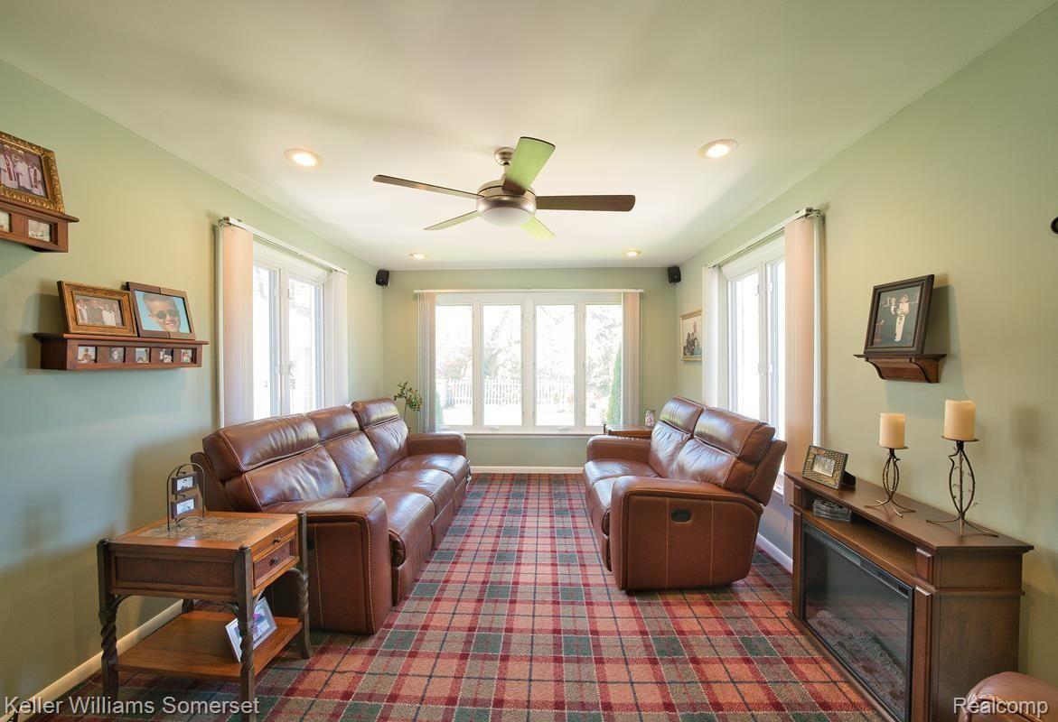 20045 Holiday Road Grosse Pointe, MI 48236 - Photo 19 of 40 DSC01728.jpg