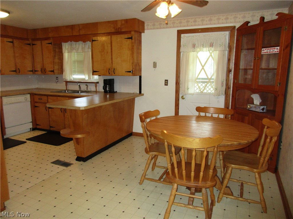 28599 Torch Road Coolville, OH 45723 - Photo 11 of 31 Kitchen/Dining