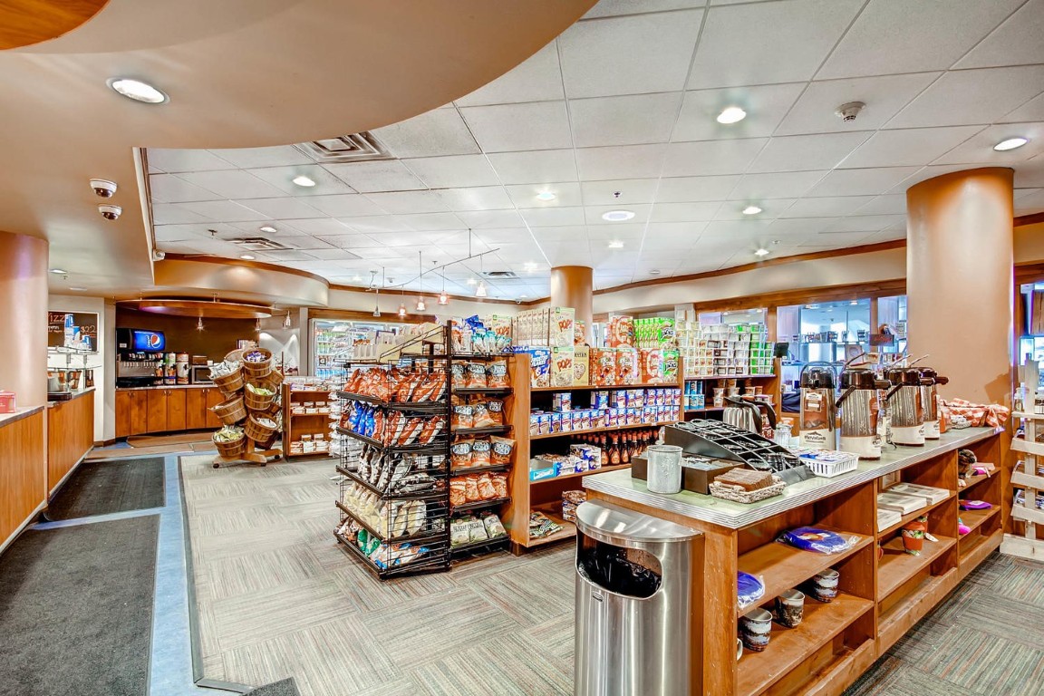 640 Village Road, Unit 4320 Breckenridge, CO 80424 - Photo 30 of 39 a kitchen with lots of counter top space
