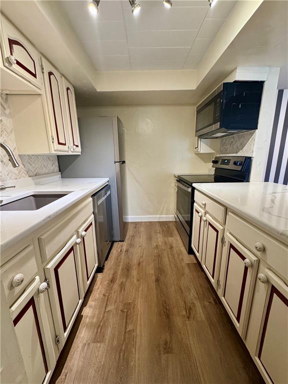 321 Ridge Point Circle, Unit B13 Bridgeville, PA 15017 - Photo 17 of 23 KITCHEN