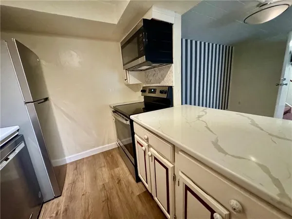 $145,000 | 321 Ridge Point Circle, Unit B13, Bridgeville, PA 15017