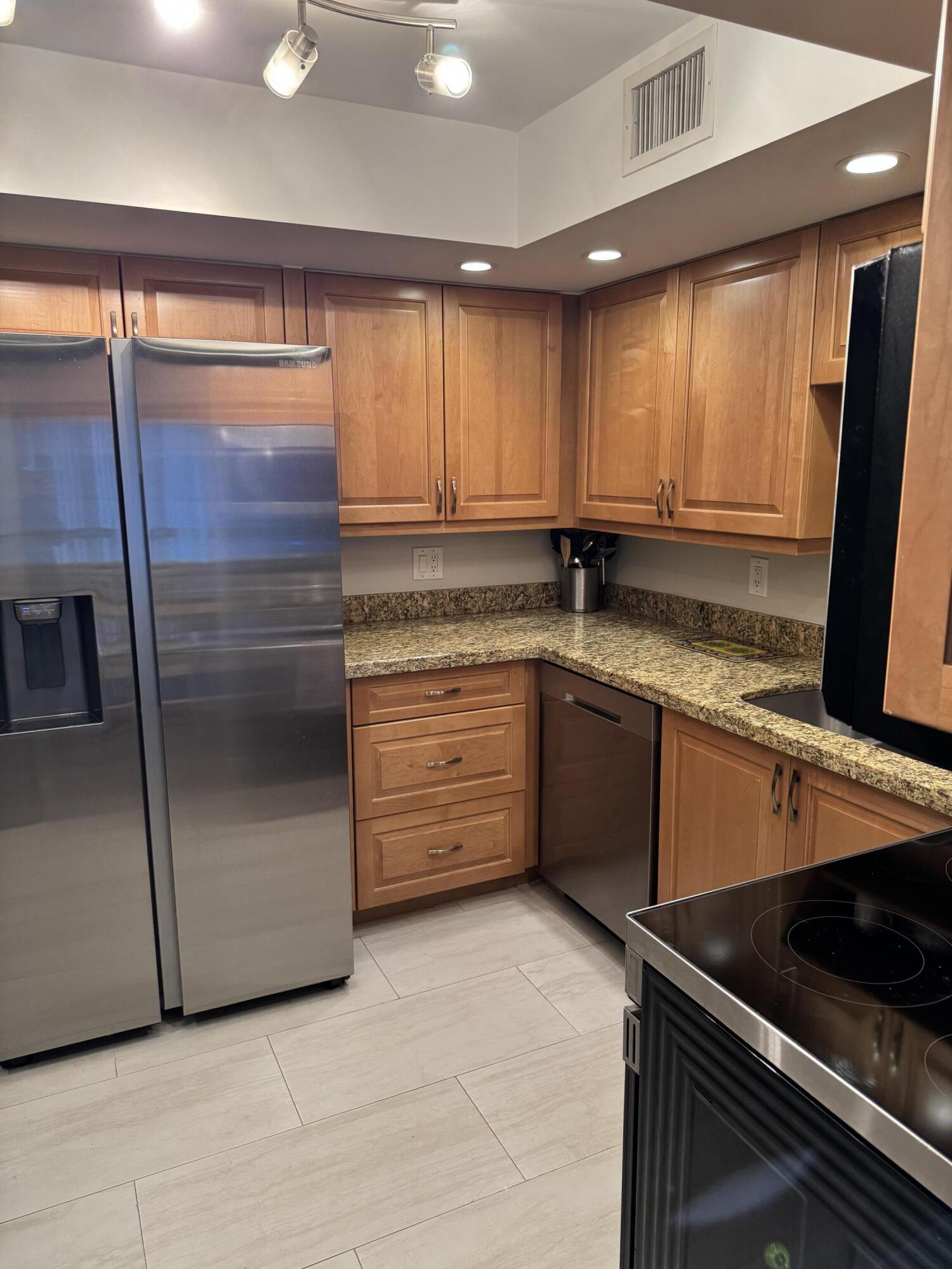 149 Northwest 70th Street, Unit 205B Boca Raton, FL 33487 - Photo 6 of 29 IMG_5870