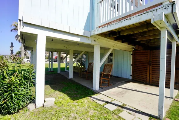 $1,700 | 4027 Surf Drive, Galveston, TX 77554