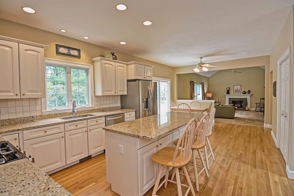 16 Noreen Road Mansfield, MA 02048 - Photo 5 of 41 Gallery Image 5