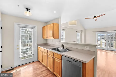 $450,000 | 43374 Greyswallow Terrace, Ashburn, VA 20147