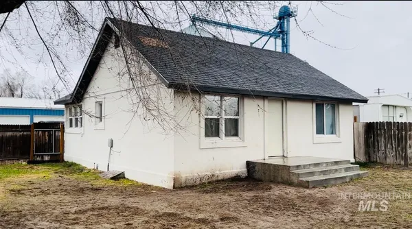 $225,000 | 203 East Idaho Street, Paul, ID 83347