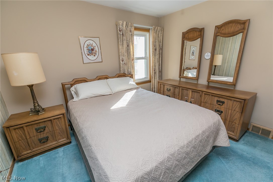 1402 Sunview Road Lyndhurst, OH 44124 - Photo 23 of 35