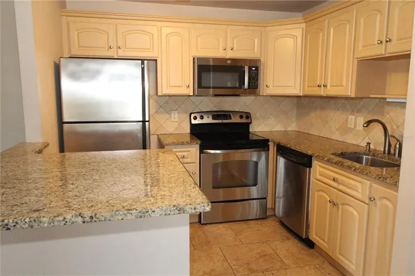 $1,550 | 2202 Clubhouse Drive, Unit 187, Sun City Center, FL 33573