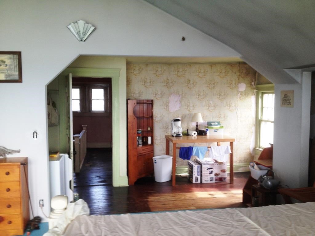 5127 Pointe Tremble Road Algonac, MI 48001 - Photo 6 of 10 31191146-5.JPG