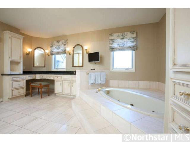 10793 Mt Curve Road Eden Prairie, MN 55347 - Photo 9 of 18