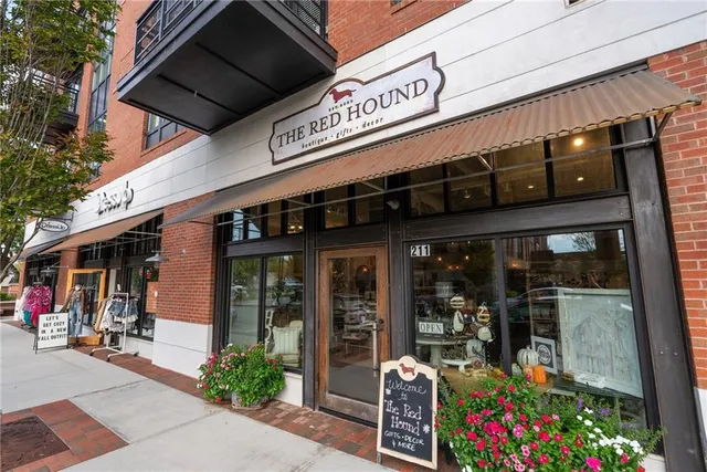 $995,000 | 5105 Deerlake Drive, Alpharetta, GA 30005