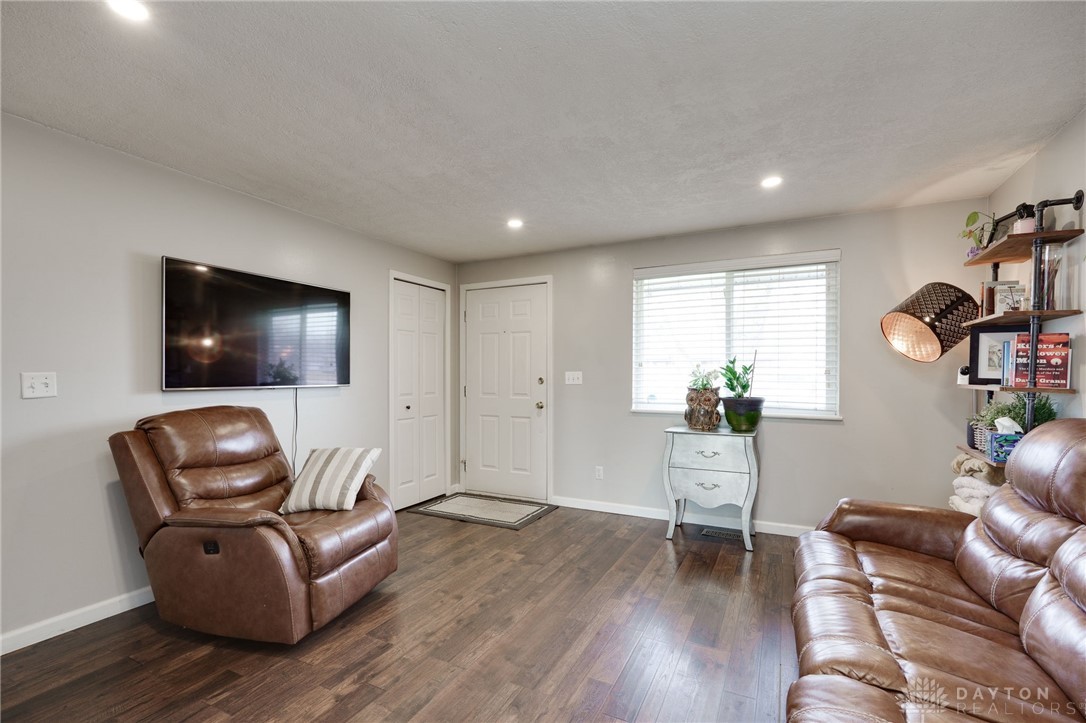 6574 Highbury Road Dayton, OH 45424 - Photo 7 of 36 Gallery Image 7